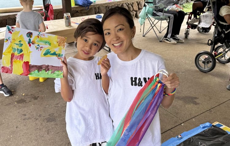 Photo: Mother and daughter at Art in the Park